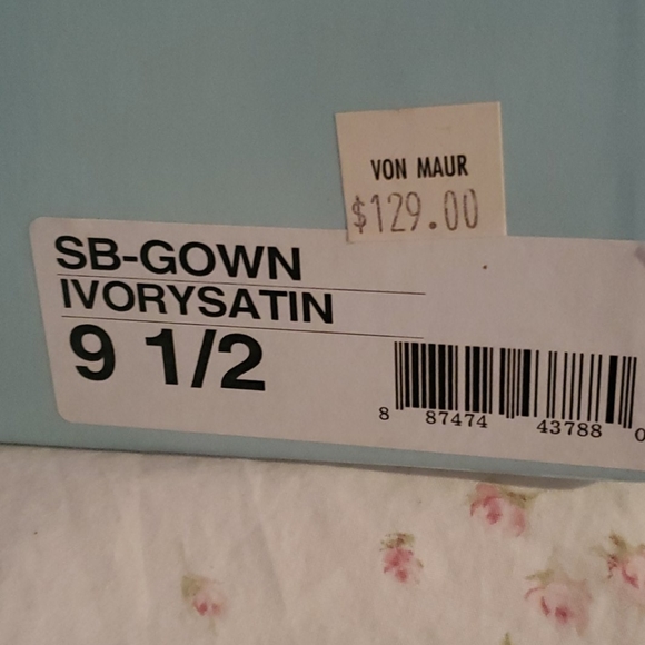 Shoes - Picture 8 of 8